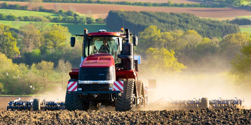 Phill Bates on Conant Farming's Case Quadtrac 580 tractor cultivating ready for drilling in Rutland