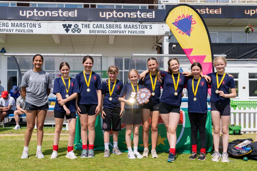 Rutland & Leicestershire primary schools cricket girls county champions team photo